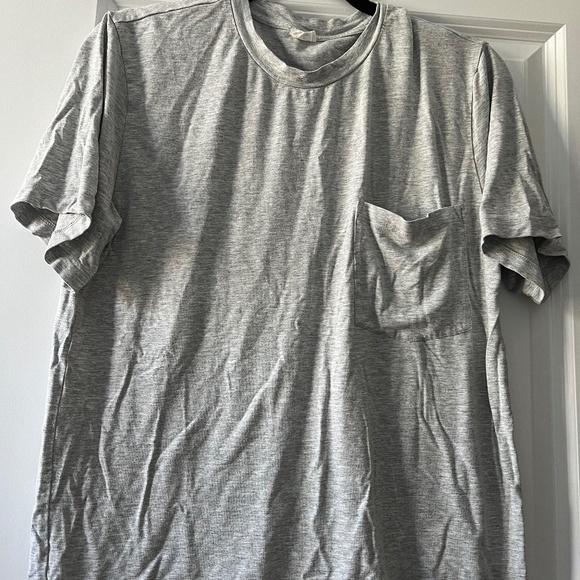 Aritzia Grey T-shirt - Size XS - Worn only Twice - Picture 1 of 2